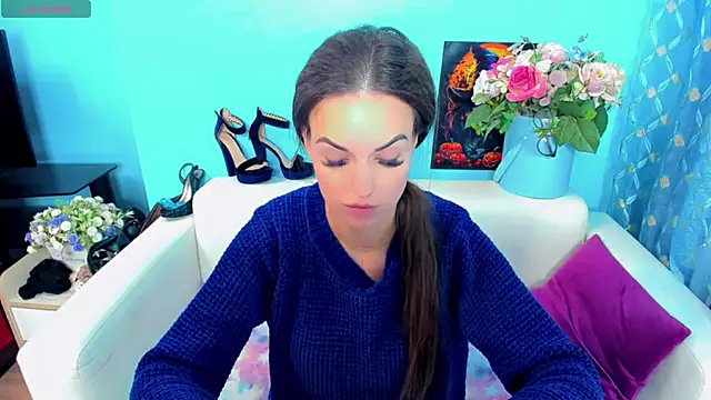 Snapshot of LindaaLu chatting on 10.09.25 LindaaLu online show from 10.09.25