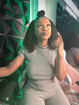 Melany Williams online show from 11.11.25