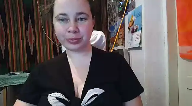 Cora Maro online show from 03.04.25