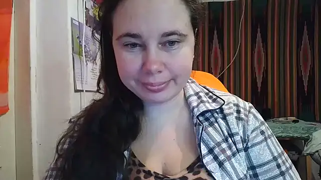 Cora Maro online show from 10.19.25