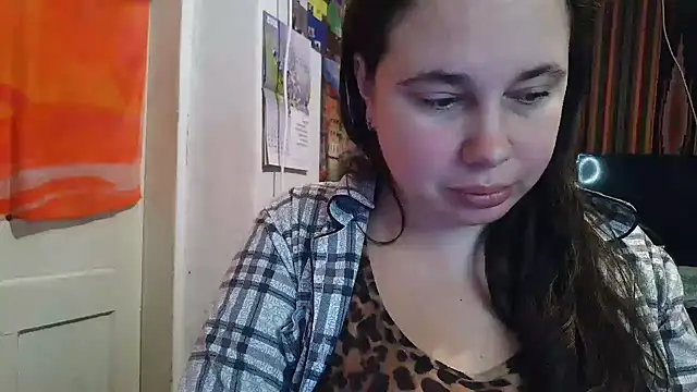 Cora Maro online show from 10.24.25