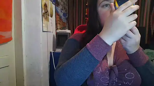 Cora Maro online show from 12.14.25