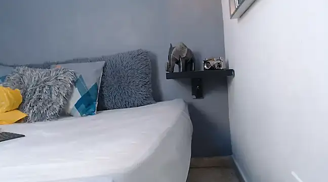 AbigailWilliams  online show from 03.22.25