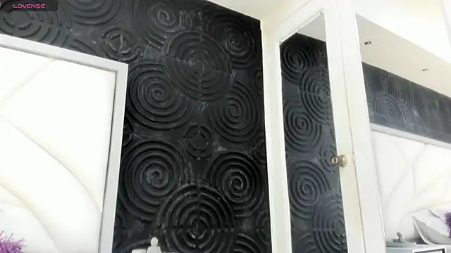 AbigailWilliams  online show from 11.21.25