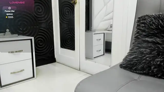 AbigailWilliams  online show from 12.19.25