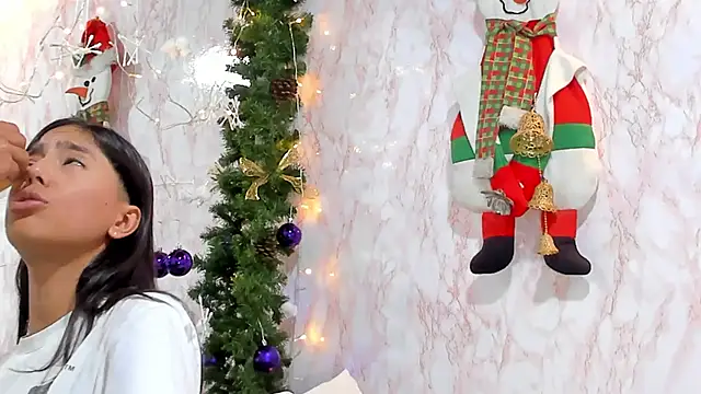 BarbieHotLaura online show from 12.16.24