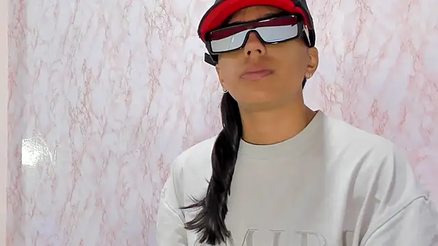 BarbieHotLaura online show from 01.05.25