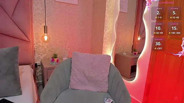 Snapshot of salome-brown chatting on 01.14.25 salome-brown online show from 01.14.25