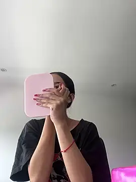 Snapshot of salome-brown chatting on 01.28.25 salome-brown online show from 01.28.25