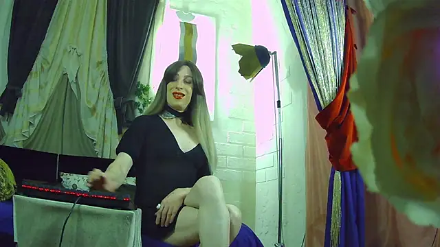 Mary Loon online show from 11.03.25