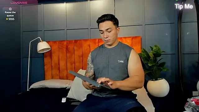 Ryan Hunt online show from 02.05.25