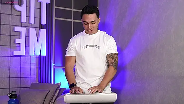 Ryan Hunt online show from 10.26.25