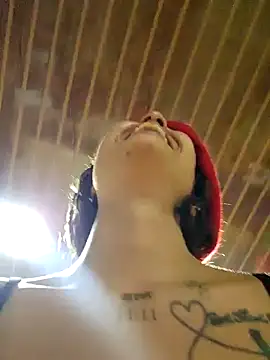 Snapshot of LorenRosse chatting on 02.15.25 LorenRosse online show from 02.15.25