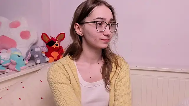 PollyBeev online show from 07.26.26