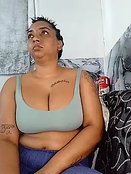 Snapshot of GORGEOUSLIPS chatting on 12.04.25 GORGEOUSLIPS online show from 12.04.25