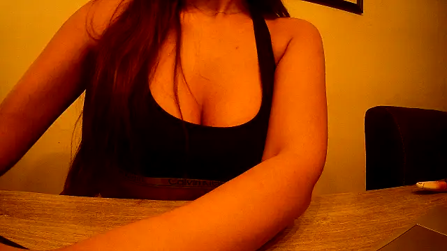 Snapshot of dutchesmee_x chatting on 12.09.24 dutchesmee x online show from 12.09.24