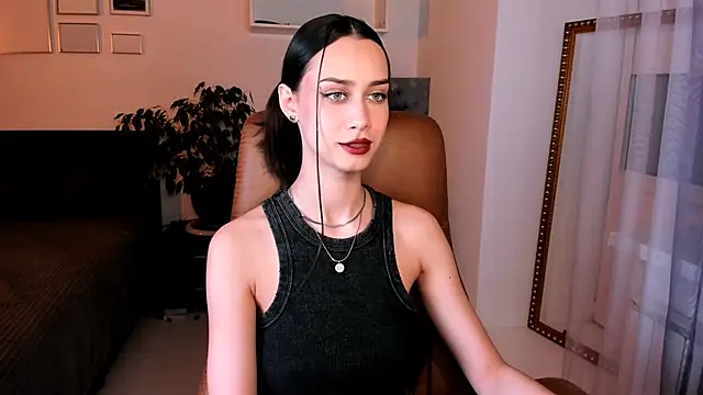 Snapshot of unaericaabistrong chatting on 12.21.24 unaericaabistrong online show from 12.21.24