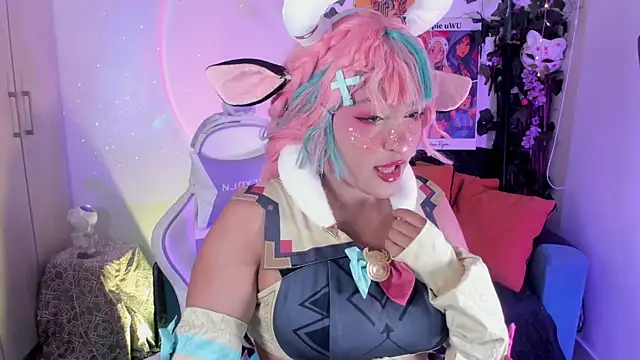 Snapshot of cutepie_uwu_ chatting on 10.03.25 cutepie uwu online show from 10.03.25