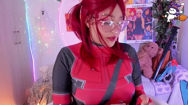 Snapshot of cutepie_uwu_ chatting on 12.20.25 cutepie uwu online show from 12.20.25