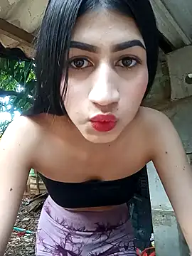 Snapshot of Julix_A chatting on 01.21.25 Julix A online show from 01.21.25