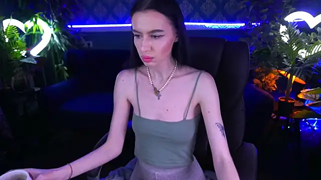 Snapshot of Snow_WhiteeeX chatting on 01.13.25 Snow WhiteeeX online show from 01.13.25