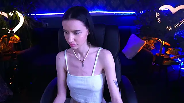 Snapshot of Snow_WhiteeeX chatting on 01.21.25 Snow WhiteeeX online show from 01.21.25