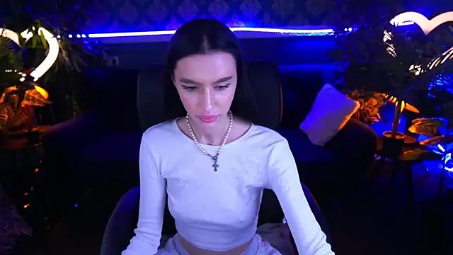 Snapshot of Snow_WhiteeeX chatting on 01.21.25 Snow WhiteeeX online show from 01.21.25