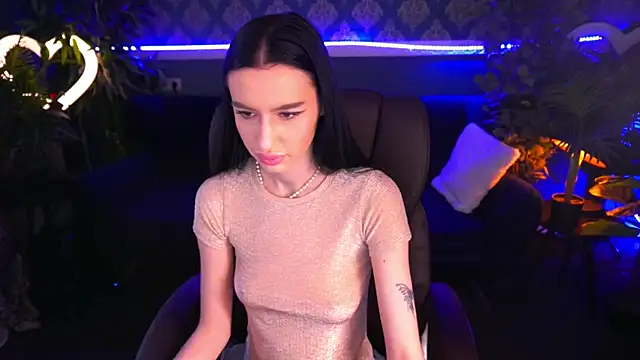 Snapshot of Snow_WhiteeeX chatting on 01.22.25 Snow WhiteeeX online show from 01.22.25