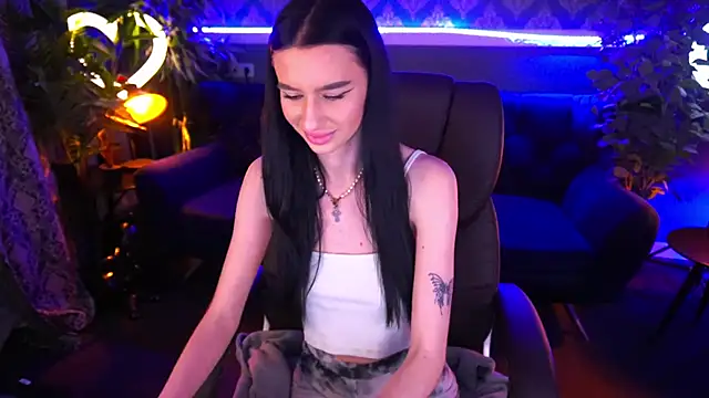 Snapshot of Snow_WhiteeeX chatting on 01.24.25 Snow WhiteeeX online show from 01.24.25