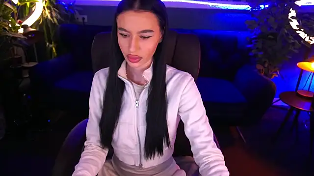 Snapshot of Snow_WhiteeeX chatting on 01.28.25 Snow WhiteeeX online show from 01.28.25