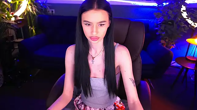 Snapshot of Snow_WhiteeeX chatting on 01.28.25 Snow WhiteeeX online show from 01.28.25