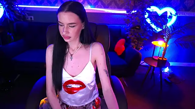 Snapshot of Snow_WhiteeeX chatting on 02.02.25 Snow WhiteeeX online show from 02.02.25