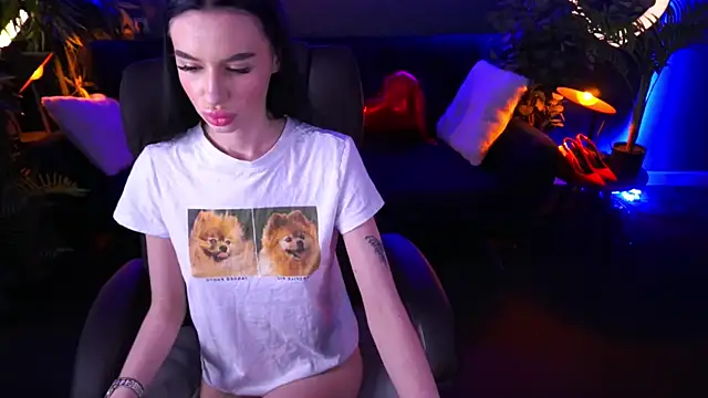 Snapshot of Snow_WhiteeeX chatting on 03.19.25 Snow WhiteeeX online show from 03.19.25