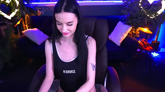 Snapshot of Snow_WhiteeeX chatting on 03.21.25 Snow WhiteeeX online show from 03.21.25