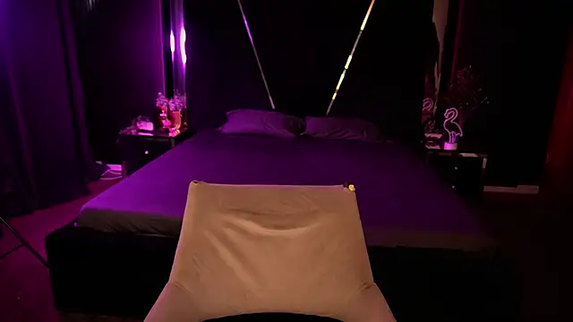 Snapshot of Snow_WhiteeeX chatting on 09.13.25 Snow WhiteeeX online show from 09.13.25