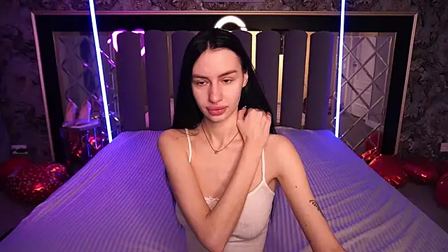 Snow WhiteeeX online show from 02.12.26