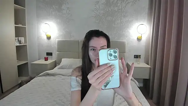 Snapshot of Snow_WhiteeeX chatting on 06.02.26 Snow WhiteeeX online show from 06.02.26