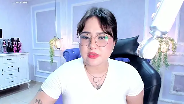 Snapshot of AHRI_LEE chatting on 02.12.25 AHRI LEE online show from 02.12.25