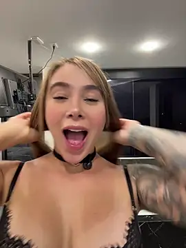 Lanataylor- online show from 05.10.26