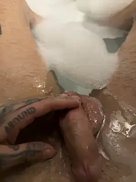 Snapshot of hottwoboys chatting on 11.26.25 hottwoboys online show from 11.26.25