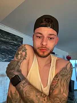 Snapshot of hottwoboys chatting on 04.13.26 hottwoboys online show from 04.13.26