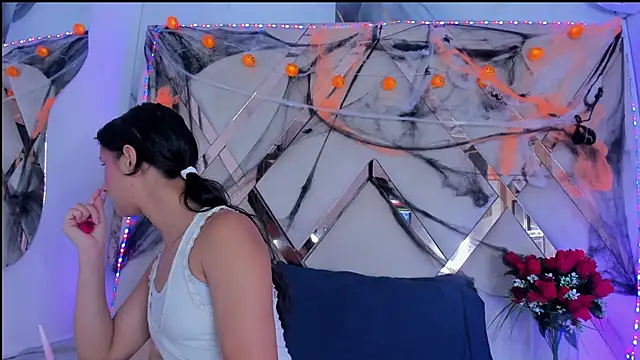 ninaht online show from 10.27.25