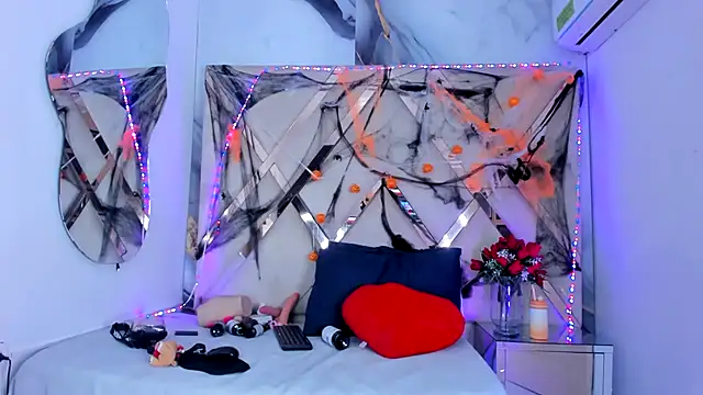 ninaht online show from 10.28.25