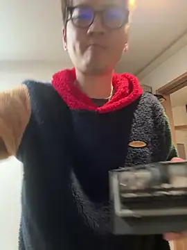 Snapshot of kensnb chatting on 02.19.25 kensnb online show from 02.19.25