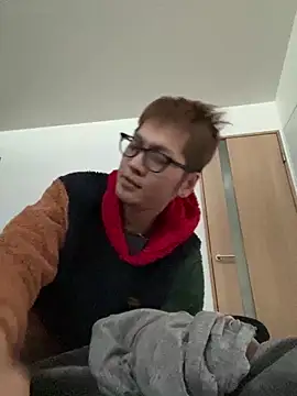 Snapshot of kensnb chatting on 02.21.25 kensnb online show from 02.21.25