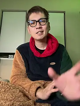 Snapshot of kensnb chatting on 02.24.25 kensnb online show from 02.24.25