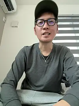 Snapshot of kensnb chatting on 03.18.25 kensnb online show from 03.18.25