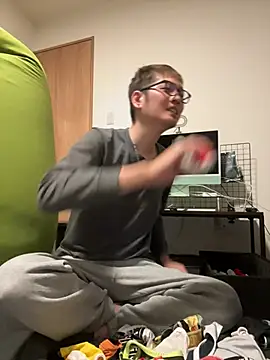 Snapshot of kensnb chatting on 03.18.25 kensnb online show from 03.18.25