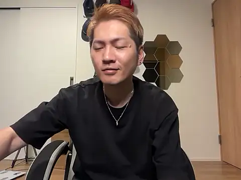 Snapshot of kensnb chatting on 09.28.25 kensnb online show from 09.28.25