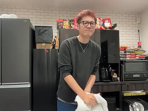 Snapshot of kensnb chatting on 10.23.25 kensnb online show from 10.23.25